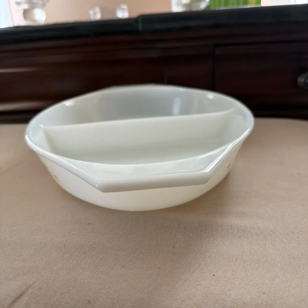 Pyrex vintage 1959 Constellation Divided Casserole Dish